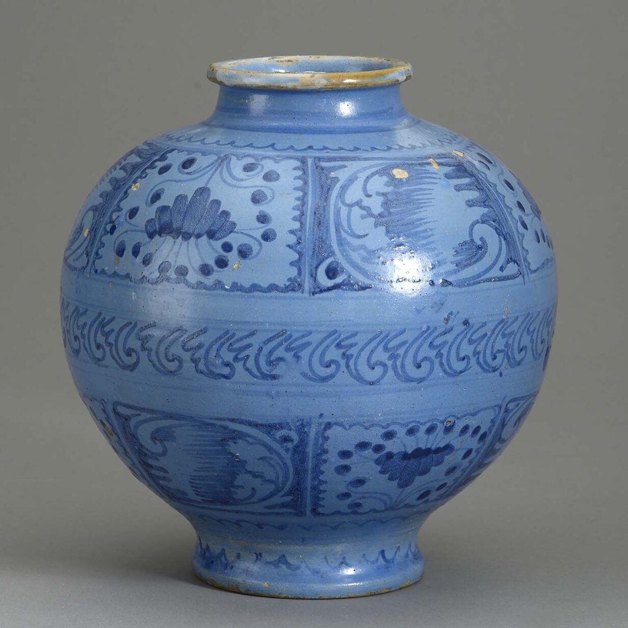16th century blue gazed majolica "boccia" apothecary jar