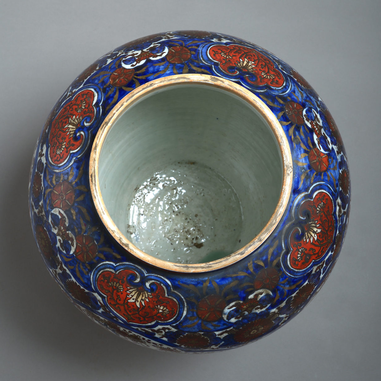 A large early 18th century imari vase