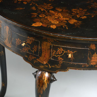 A queen anne style chinoiserie japanned side table