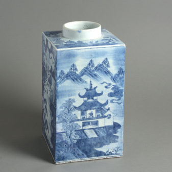 A qianlong period blue and white porcelain square tea cannister