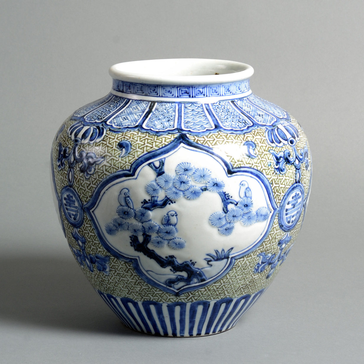 An early 20th century porcelain vase