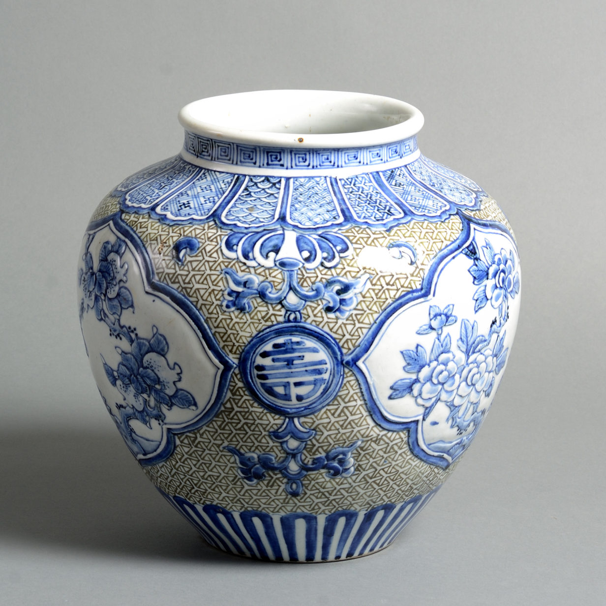 An early 20th century porcelain vase