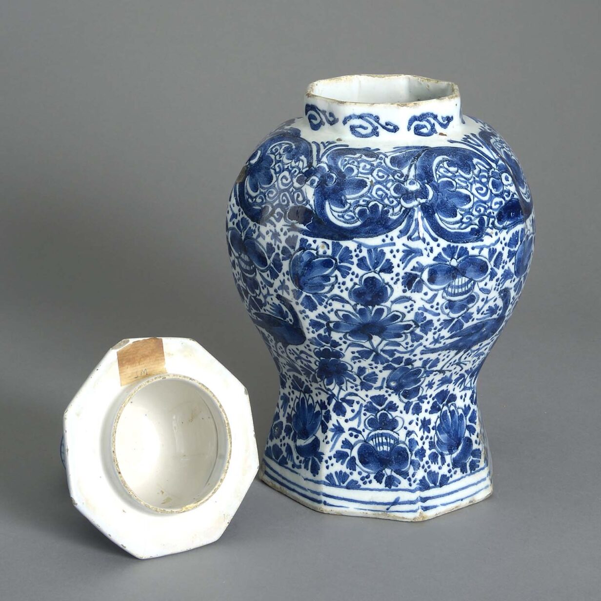 Blue and white delft vase