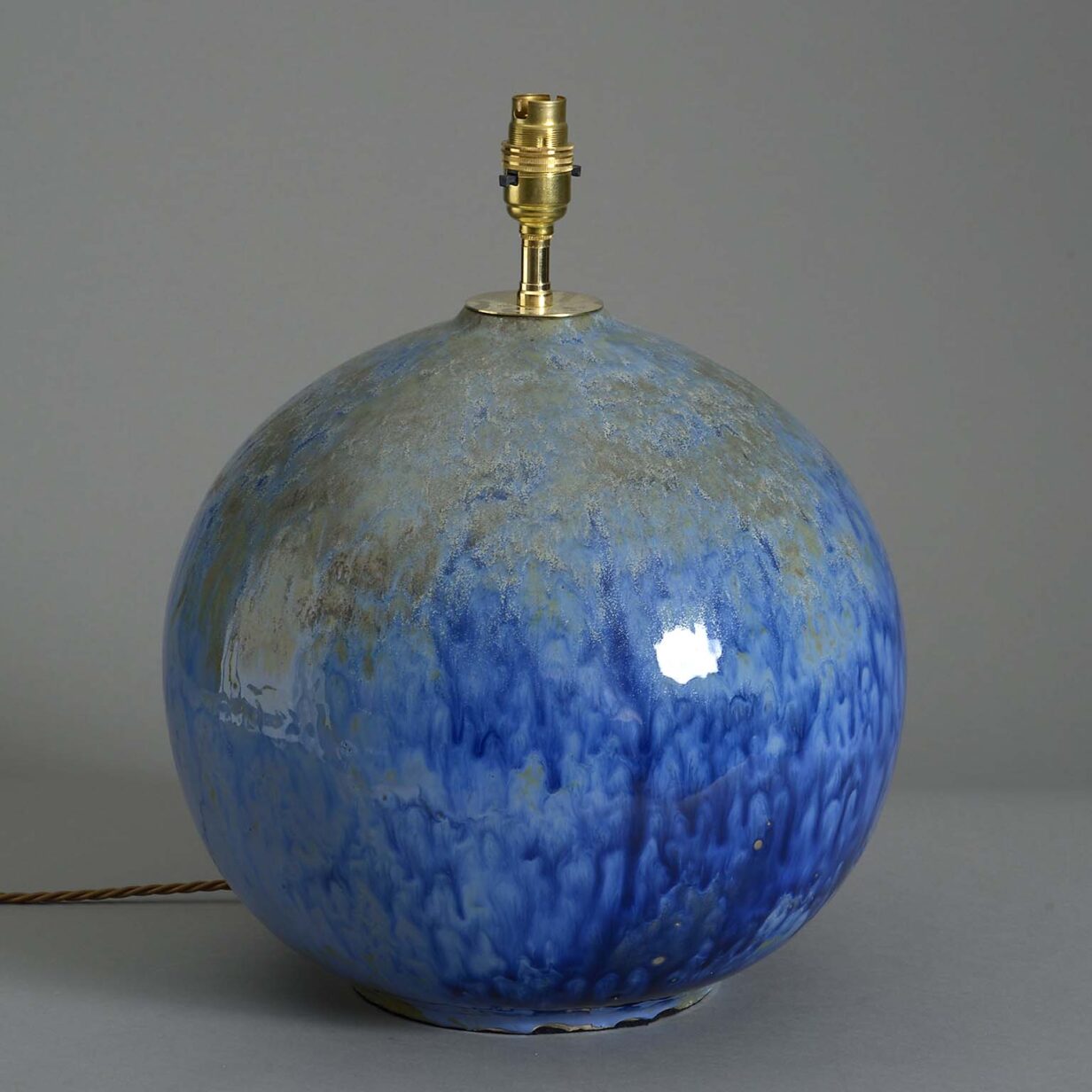 Blue bulbous vase lamp