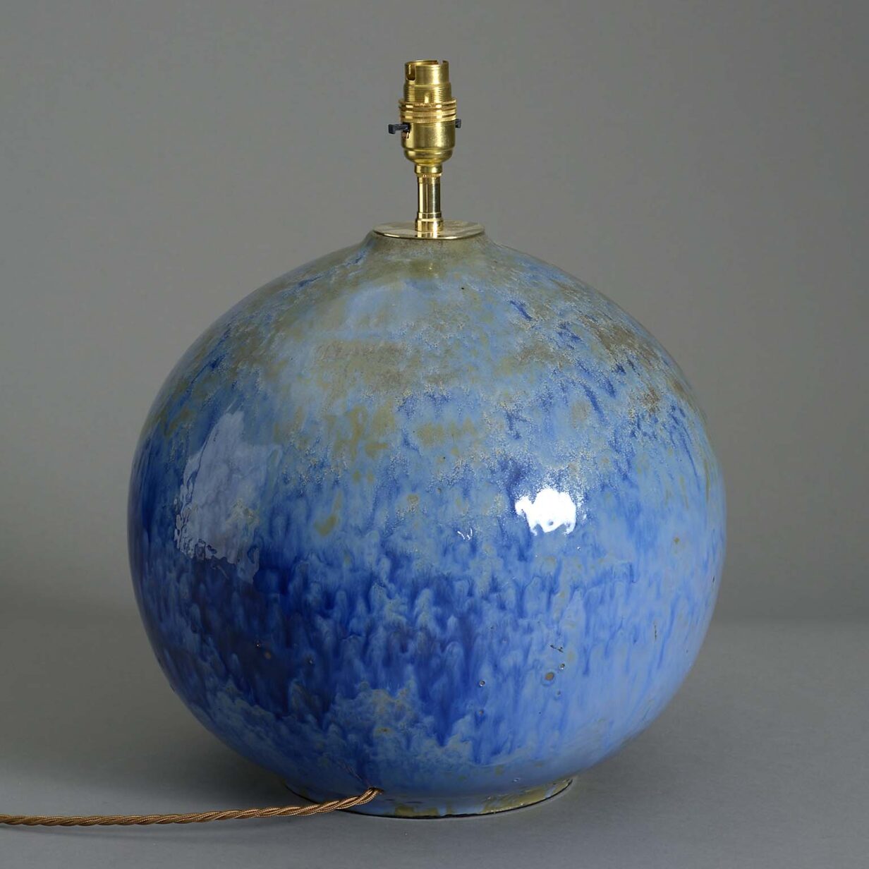 Blue bulbous vase lamp