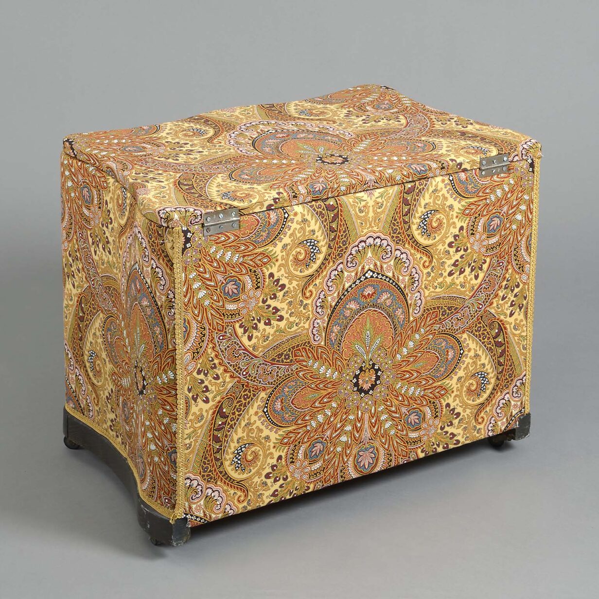 Indienne linen covered laundry box