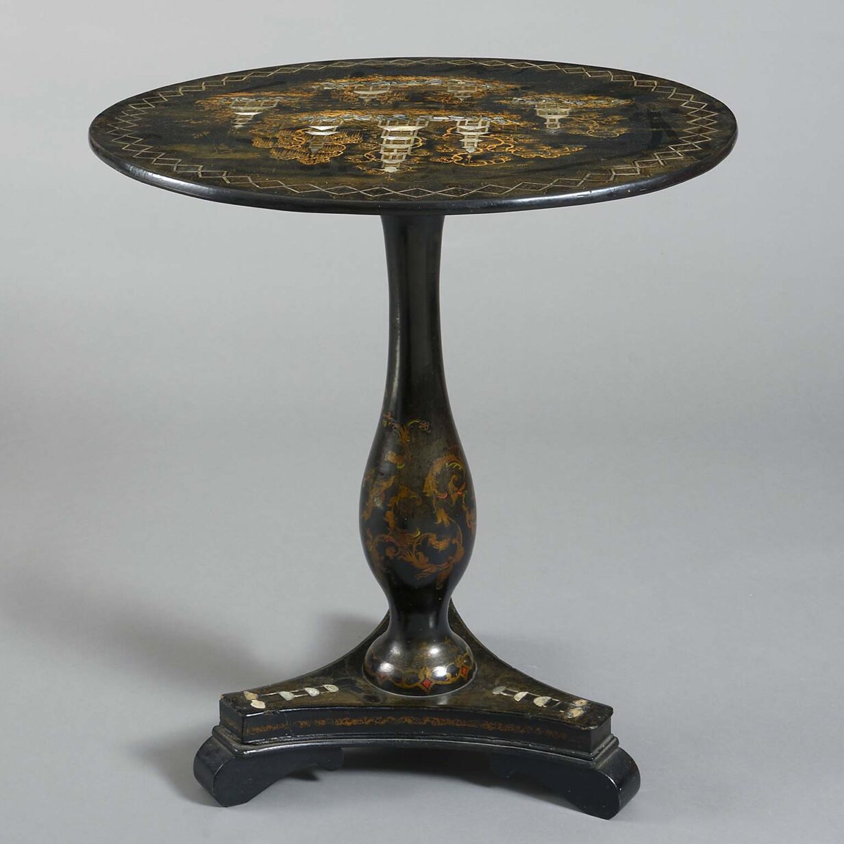 Early 19th century chinoiserie occasional table