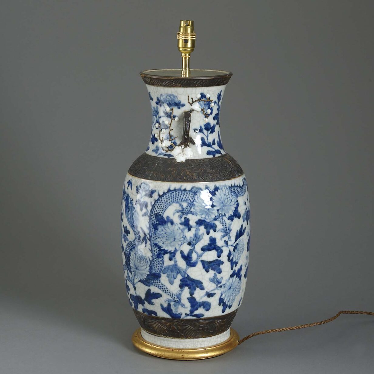 Blue and white antique chinese vase lamp