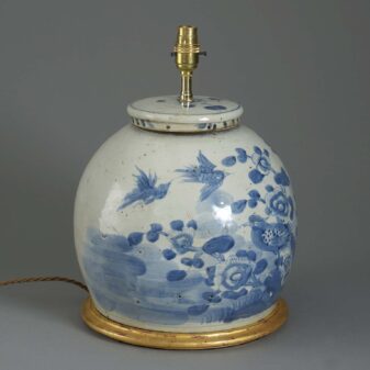 Blue and white jar lamp