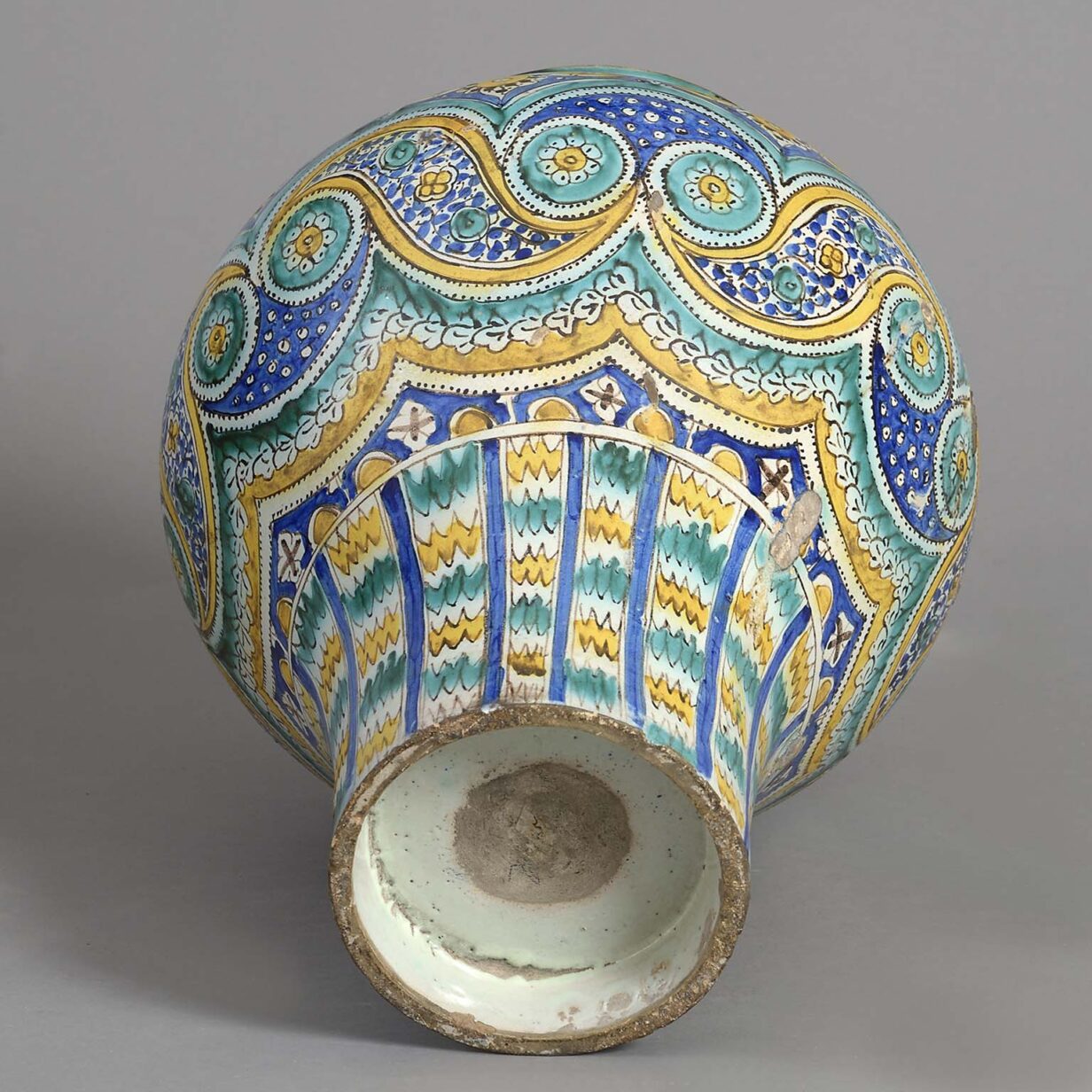 Large moroccan vase