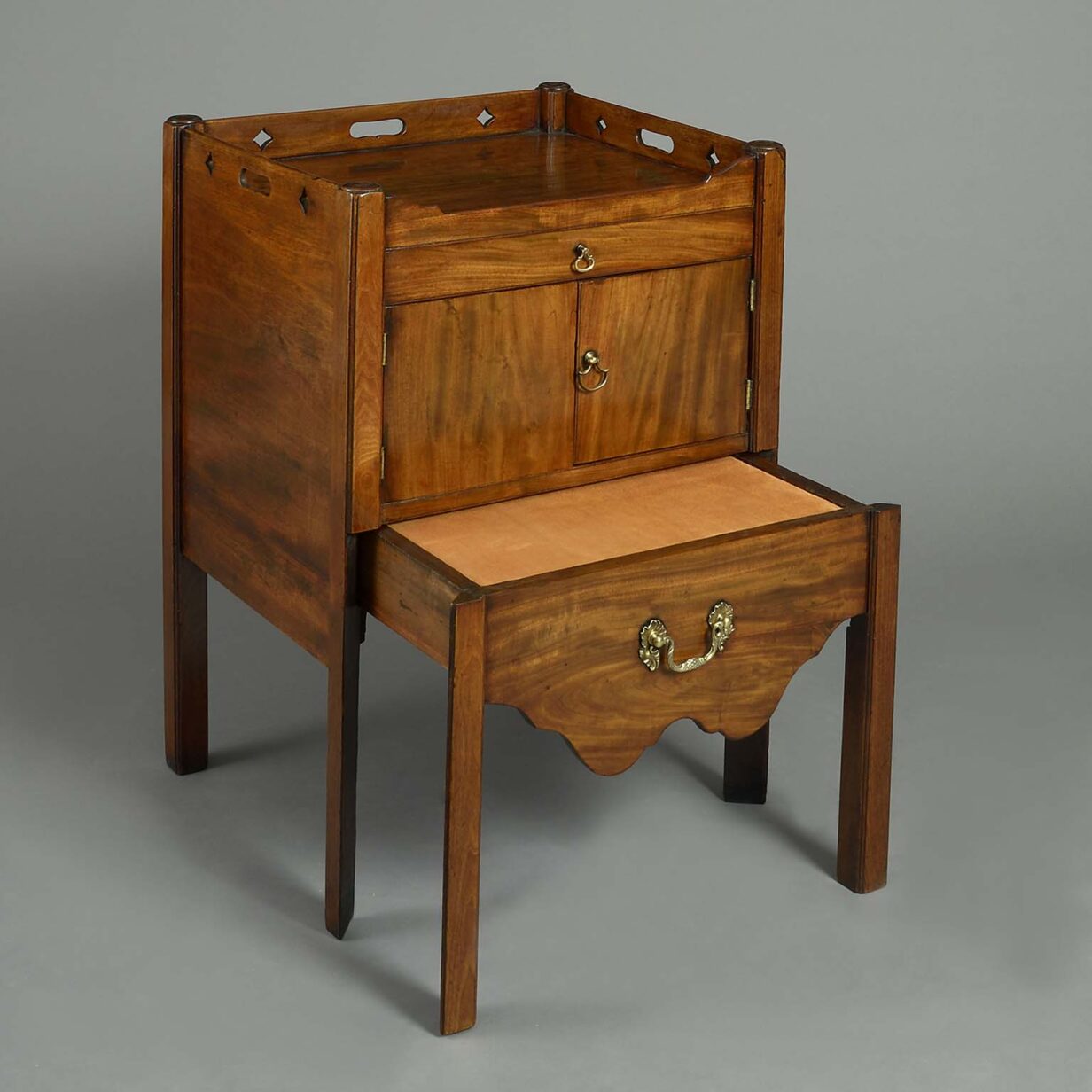 Pair of 18th century george iii period mahogany bedside commodes