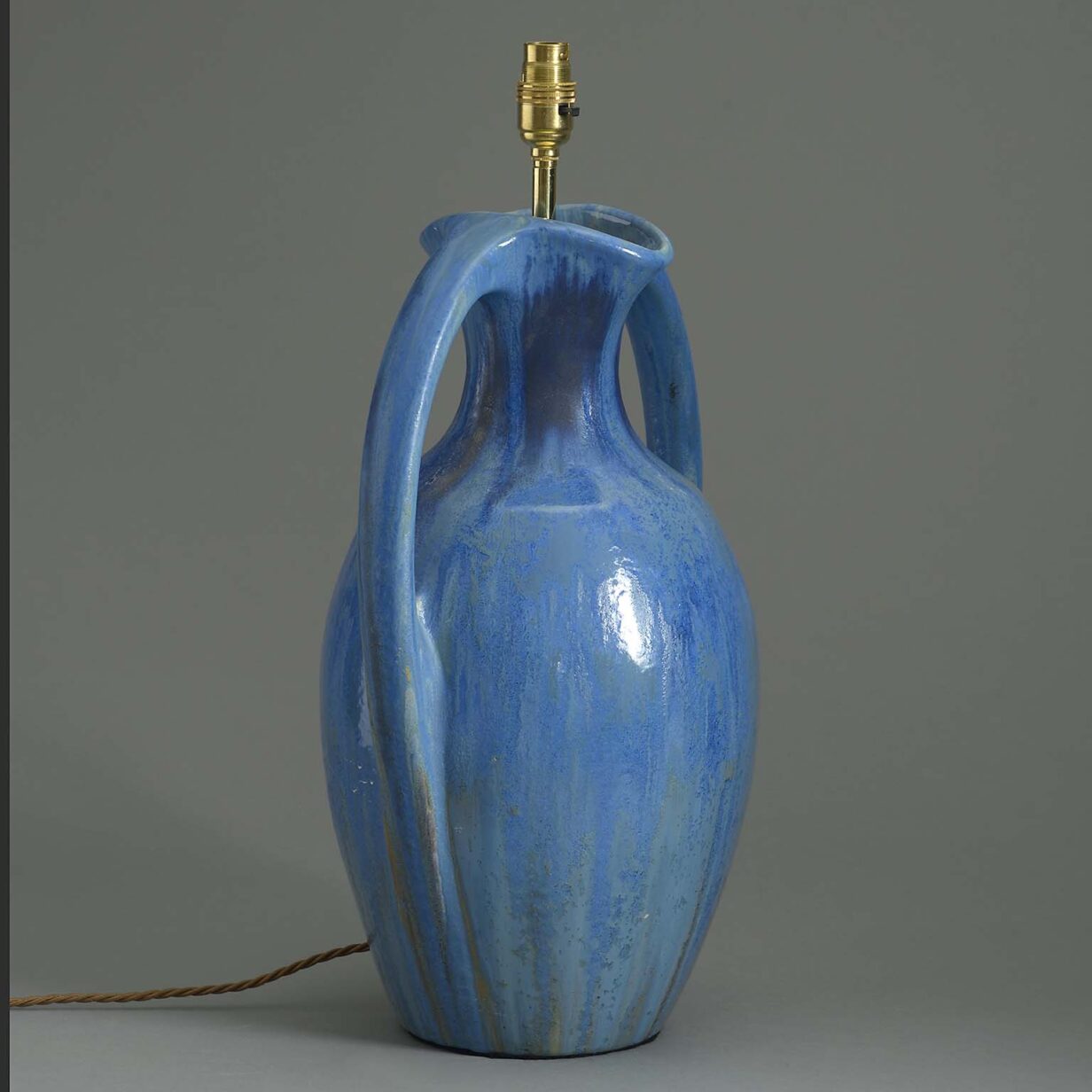 Two-handled vase lamp