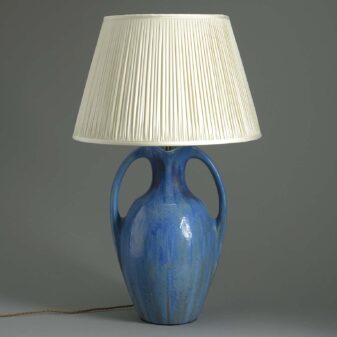 Two-handled vase lamp