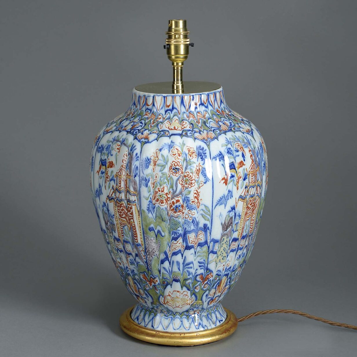 Ribbed delft vase lamp