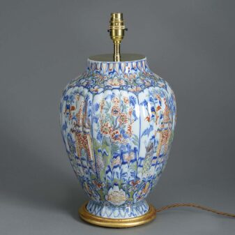 Ribbed delft vase lamp