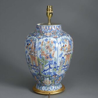 Ribbed delft vase lamp