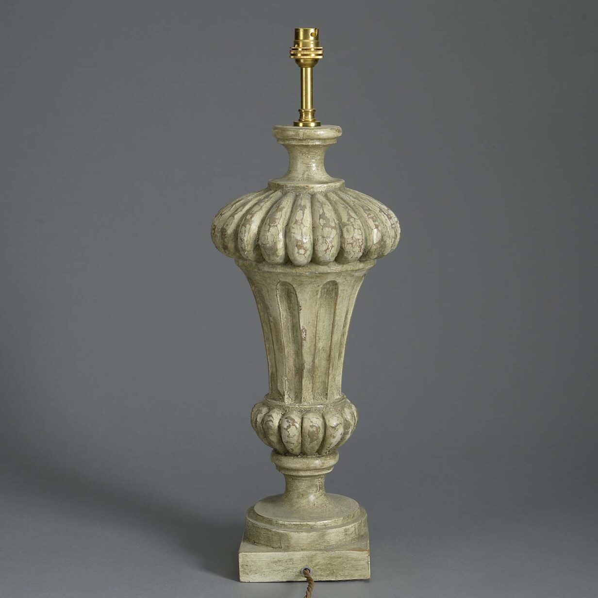 Finial table lamp