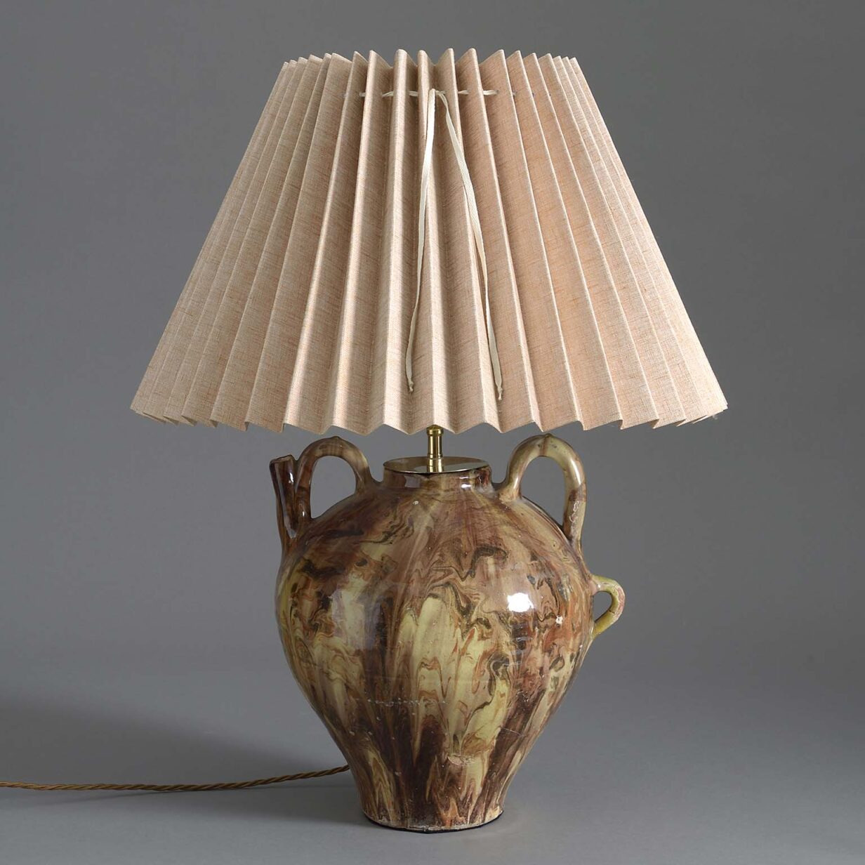 Slop glazed vessel lamp